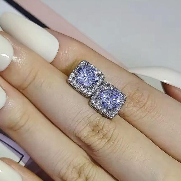 Beautiful purple bling earrings made with high grade CZ - Picture 1 of 2